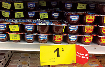 Right / Casino launched a major price cut across its supermarkets and hypermarkets, overwhelming shoppers with price drop tags.