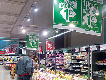 Just like Auchan, Casino’s Leader Price emphasises its under EUR1 offering - both on fresh produce (10 varieties of fruit & vegetables) and 700 general products across their stores.